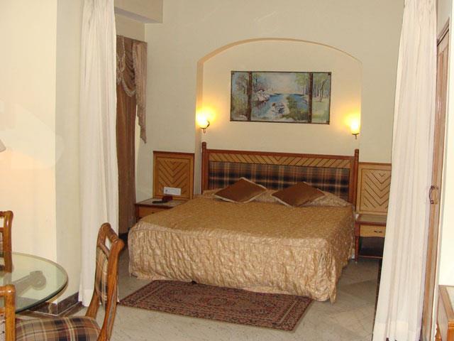 Leo Fort Hotel Jalandhar Exterior photo